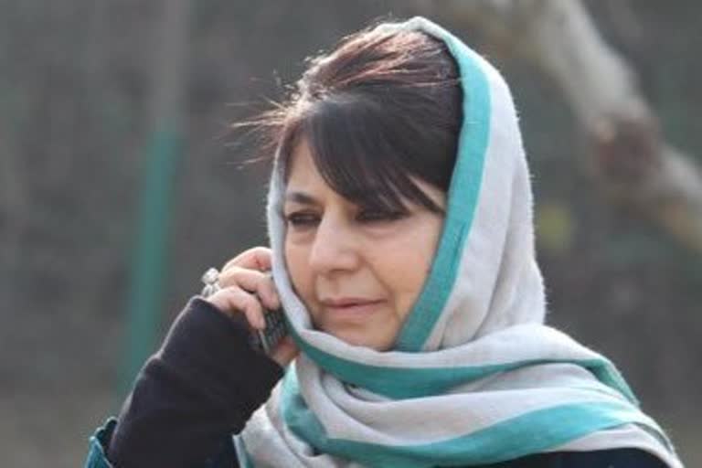 Mehbooba Mufti on Summoning Kashmiri Journalists: صحافیوں کو سمن جاری کرنے کی محبوبہ مفتی نے مذمت کی