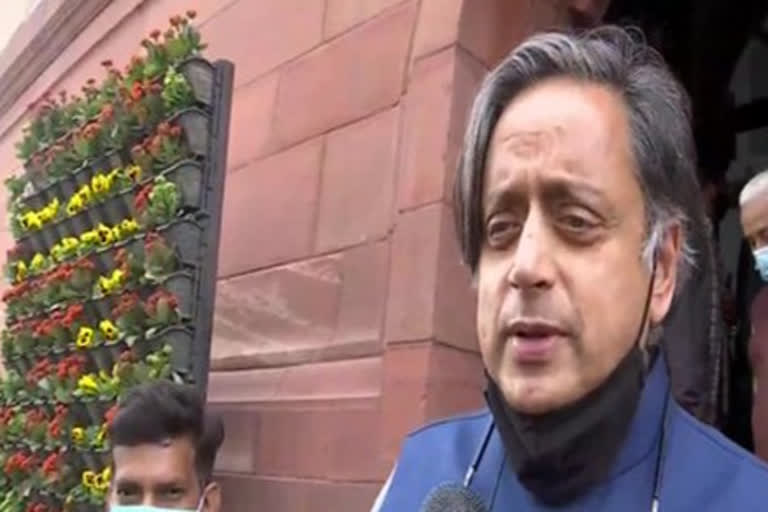 Congress MP Shashi Tharoor on Budget  Extremely disappointing says Shashi Tharoor on Budget 2022  Budget reaction og Congress  ബജറ്റ് നനഞ്ഞ പടക്കമെന്ന് ശശി തരൂർ എം.പി  ബജറ്റില്‍ നിരാശ പങ്കുവച്ച് ശശി തരൂർ എം.പി  ബജറ്റ് അവതരിപ്പിച്ച് ധനമന്ത്രി നിര്‍മല സീതാരാമന്‍  Shashi Tharoor against Union Budget 2022  Union Budget 2022