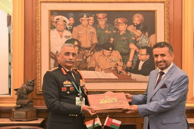 H.E. Dr Mohammed Bin Nasser Bin Ali Al-Zaabi, Secretary-General, Ministry of Defence, Sultanate of #Oman called on General MM Naravane #COAS and discussed ways to strengthen the bilateral defence cooperation between the two countries