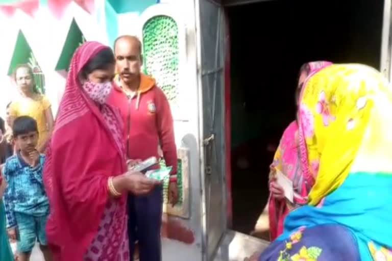 bjd candidate campaigning for panchayat election in bhadrak assembly constituency