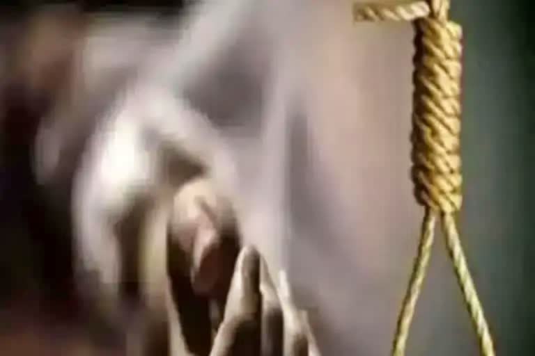 Lovers Committed Suicide At Chamarajanagar