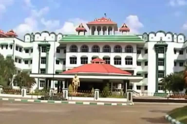 case seeking paravai mayoral reservation for tribals  mayoral reservation for tribals  high court madurai branch  election commission  high court madurai branch directed the election commission  case seeking paravai mayoral reservation  சேர்மன் பதவியை பழங்குடியினருக்கு ஒதுக்கக் கோரி வழக்கு  பரவை சேர்மன் பதவி வழக்கு  தேர்தல் ஆணையம்  தமிழ்நாடு தேர்தல் ஆணையம்  உயர்நீதிமன்ற மதுரைக்கிளை