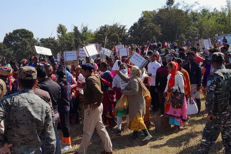 Khunti villagers protest