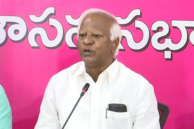 Kadiyam Srihari on BJP: 'గాడ్సే వారసులు.. అంబేడ్కర్​ పేరు ఎత్తేందుకు కూడా అర్హులు కాదు'