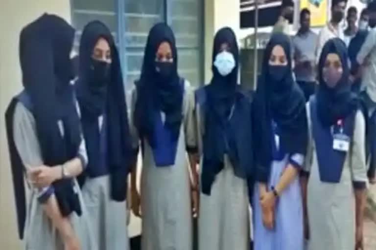 karnataka hijab controversy: જો તમે હિજાબ અને બુરખાની માંગ કરો છો તો પાકિસ્તાન જાવ