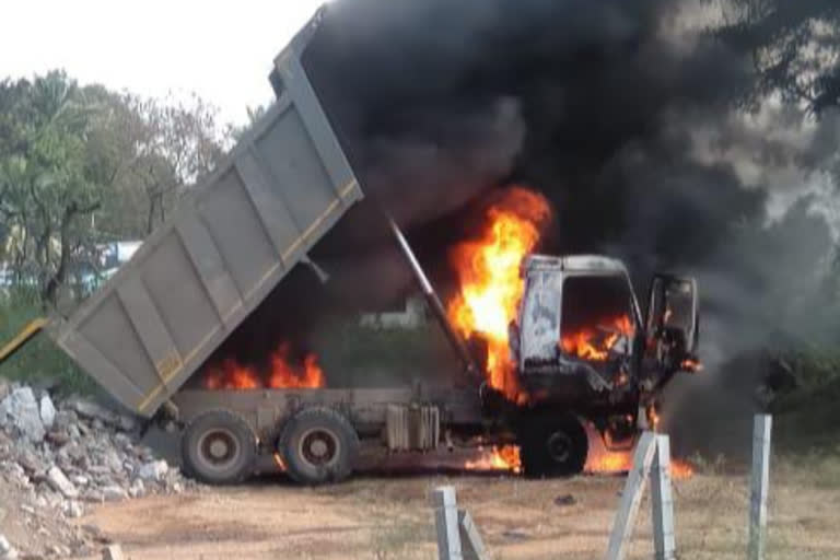 tipper lorry burnt with shock circuit at prakasam