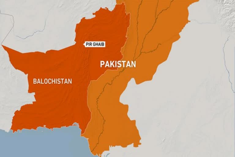 Attacks on army posts kill 4 assailants, soldier in Pakistan