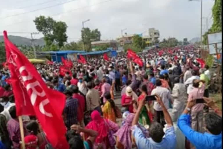 Andhra employees PRC protest ' Chalo Vijayawda' create tentions in Vijayawada