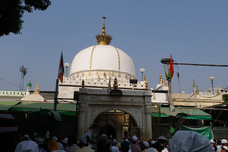 Chirag Paswan Offers Chadar at Ajmer Dargah: خواجہ کی درگاہ پر چراغ پاسوان کی جانب سے چادر پیش کیا گیا