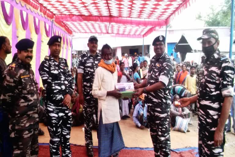 social policing in palamu CRPF officials meet villagers in Naxal affected area