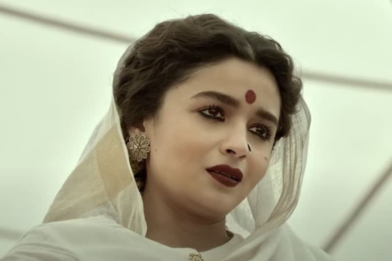 Gangubai Kathiawadi trailer  Alia Bhatt Gangubai Kathiawadi  Sanjay Leela Bhansali Gangubai Kathiawadi  കാമാത്തിപ്പുരത്തെ രാജ്ഞി ആയി ആലിയ  തല ഉയര്‍ത്തിപ്പിടിച്ച്‌ ഗംഗുഭായ്‌