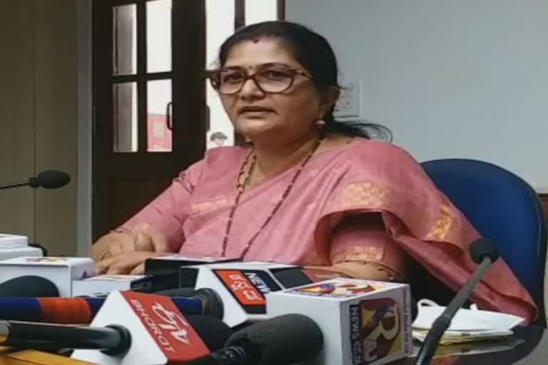 Minister Shashikala Jolle