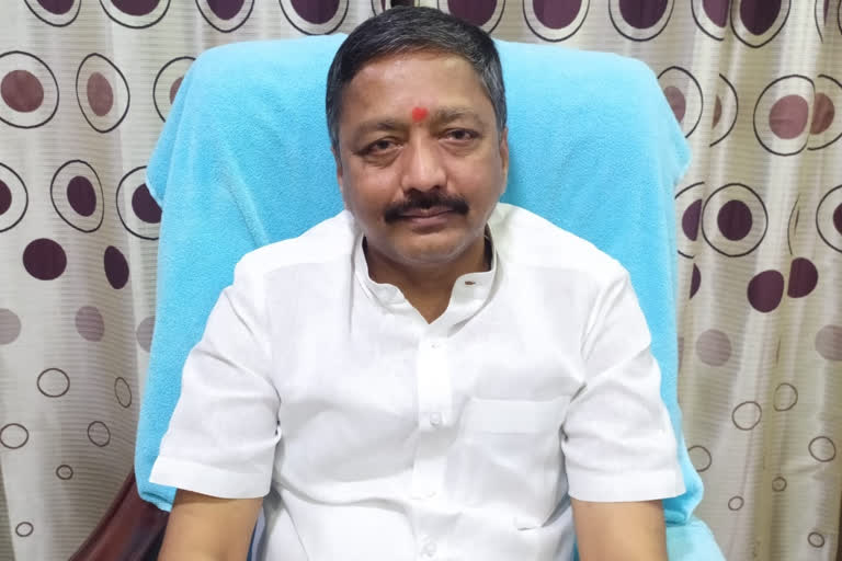 guntur pedakakani malleshwara swamy temple EO srinivas rao suspended