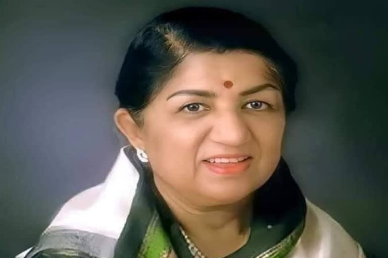 celebrities condolonce over lata maneshkar