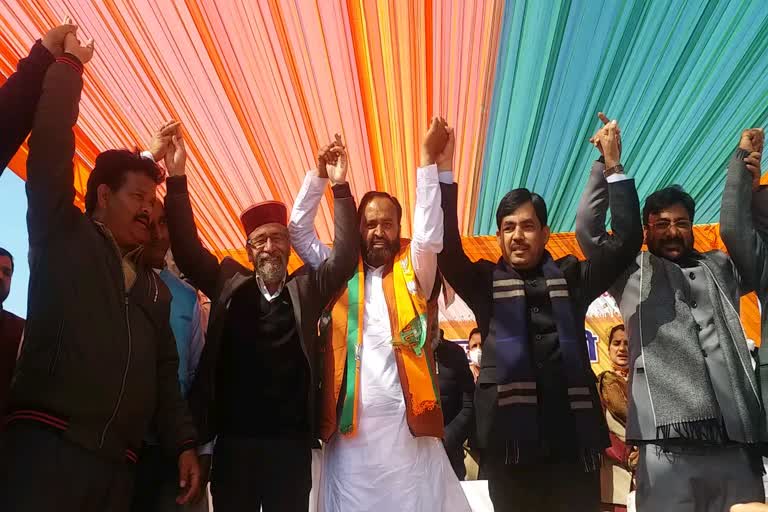 shahnawaz-hussain-sought-votes-for-munna-singh-chauhan-in-vikasnagar