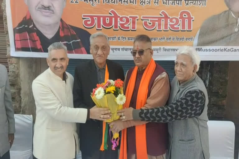 vijay-bahuguna-campaigned-for-ganesh-joshi-at-doval-wala-chowk