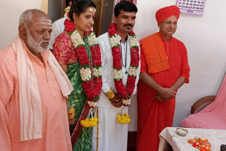 Man gives life to friend's wife by marrying her