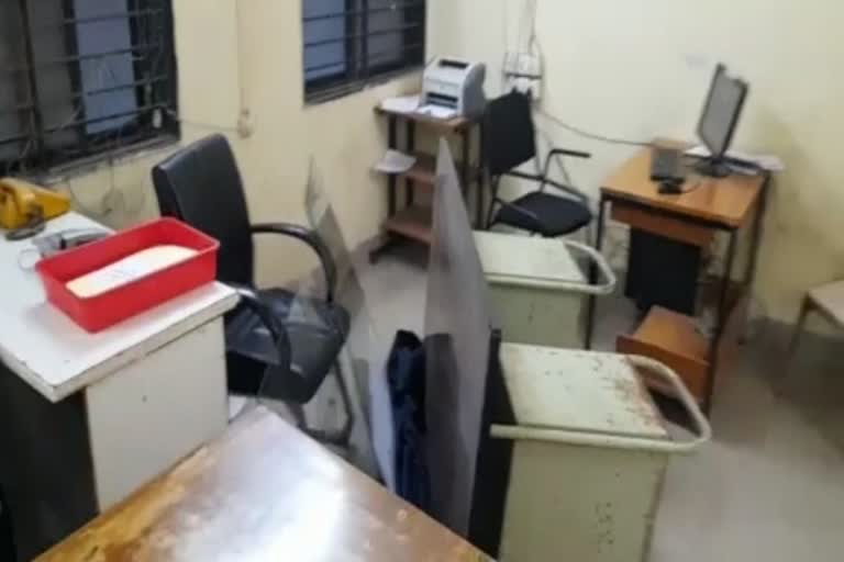 Vandalism at Shegaon police station