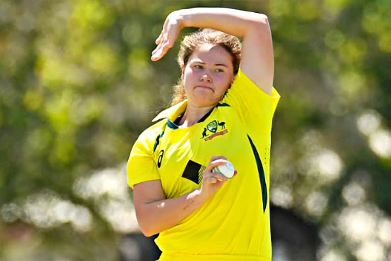 Cricket News  ICC  Women World Cup 2022  Mental Health  Women Cricket  Hannah Darlington  हैना डार्लिंगटन  महिला विश्व कप 2022