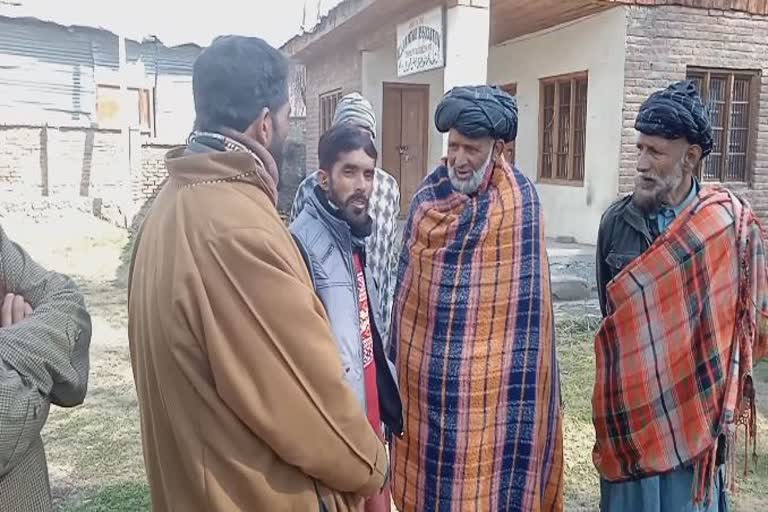 bjp-leader-abdul-rasheed-gojir-vists-far-fling-aeras-of-tral