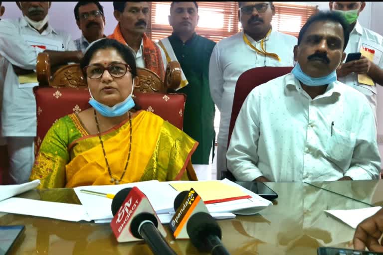 Minister Shashikala Jolle