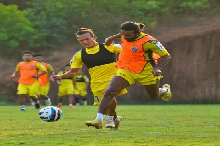 ISL  Indian Super League  इंडियन सुपर लीग  आईएसएल  जमशेदपुर एफसी  केरल ब्लास्टर्स एफसी  एथलेटिक स्टेडियम  Kerala Blasters FC Athletic Stadium