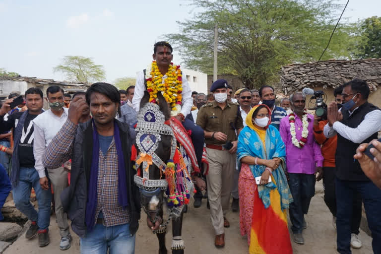 Bindori of dalit groom in Bundi