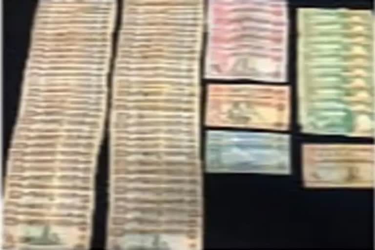 Mangaluru International Airport  Customs officials at the Mangaluru International Airport  Foreign currency seizure at Mangaluru airport  Indigo flight to Sharjah  smuggling at Mangalore international airport  മംഗളൂരു വിമാനത്താവളത്തില്‍ വിദേശ കറന്‍സികള്‍ പിടിച്ചെടുത്തു  മംഗളൂരു വിമാനത്താവളത്തിലൂടെയുള്ള കള്ളക്കടത്ത്