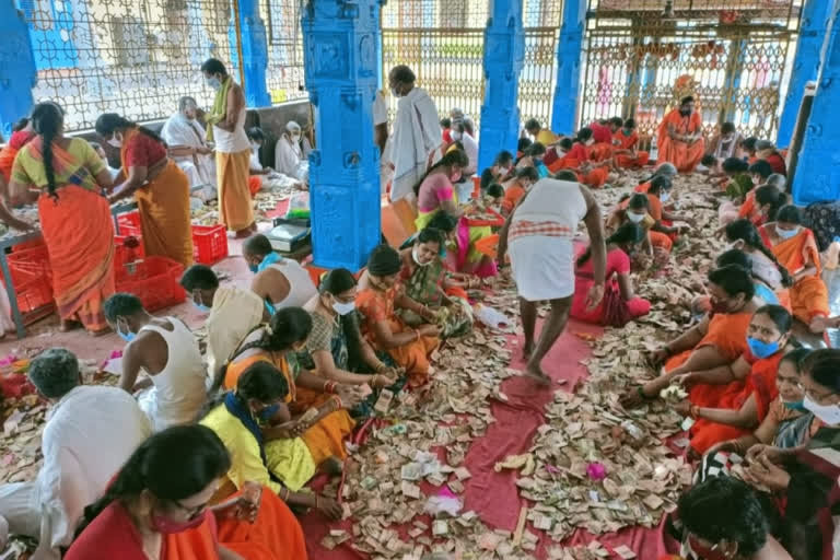 kuravi temple hundi counting