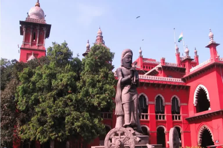 What is found from the current affairs is nothing but an effort to divide the country in the name of religion: mADRAS hc