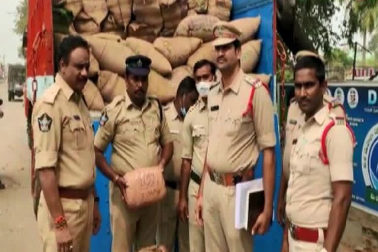 Andhra Pradesh police on Wednesday busted an interstate smuggling gang and seized around 1,400 kg of cannabis. Police informed that the consignment of cannabis was being transported in a lorry from Vizag agency in Andhra Pradesh to Madhya Pradesh, and two people have been arrested.