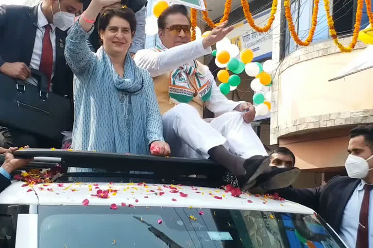 Priyanka Gandhi Road Show: رامپور میں پرینکا گاندھی کا روڈ شو