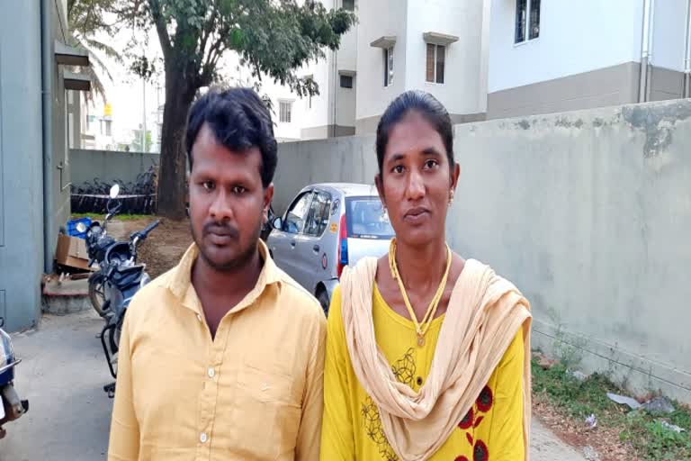 lovers-going-to-police-station-against-parents-in-chikkaballapura