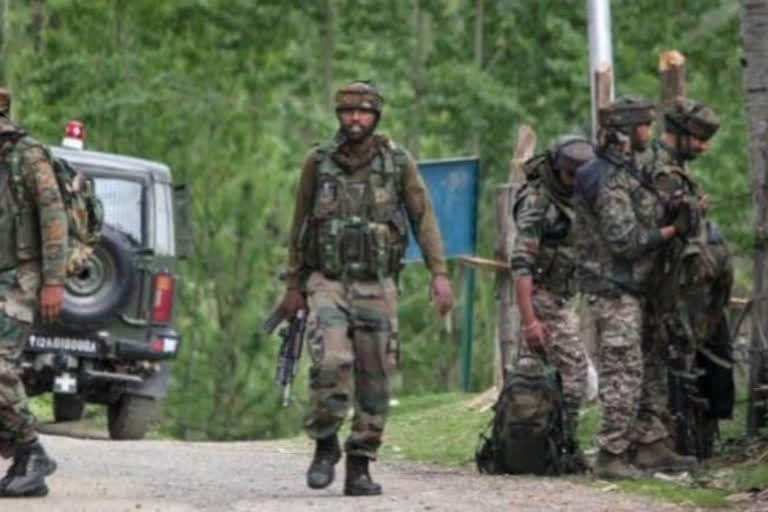 Militants attack CRPF party in Kashmir's Bandipora