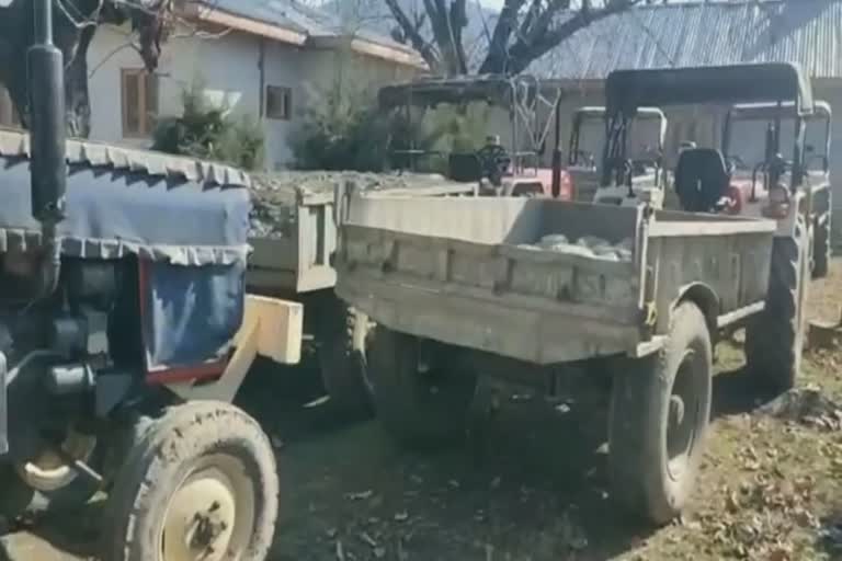 five-tractors-seized-while-doing-illegal-mining-in-pahalgam