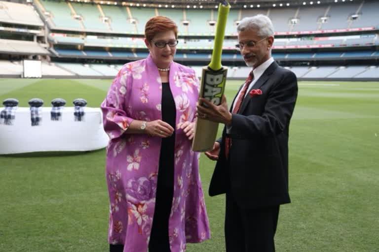 Jaishankar presents Kohli-signed bat to Australian FM at Melbourne Cricket Ground