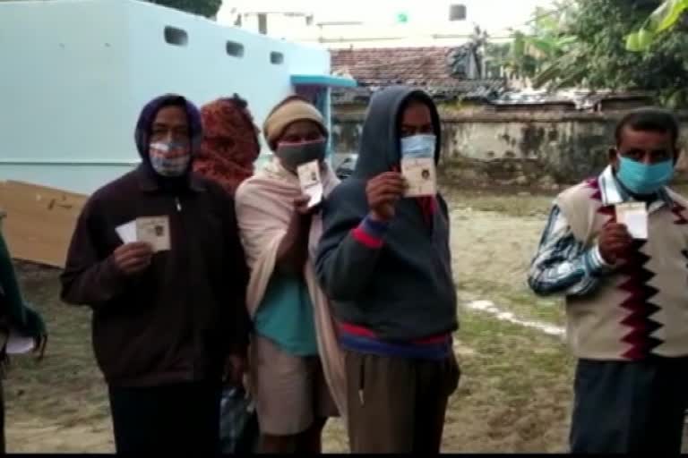 Polling begins for elections to four municipal corporations in Bengal