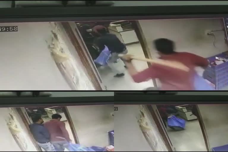 CCTV of IELTS paper robbery in mehsana : કુરિયર ઓફિસમાંથી IELTSના પેપરની લૂંટના સીસીટીવી મળ્યાં