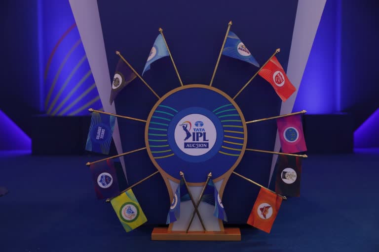 IPL 2022 AUCTION  IPL AUCTION 2022 LIVE  NEW TEAMS IN IPL 2022  IPL 2022 MEGA AUCTION NEWS  IPL 2022 LIVE UPDATES  IPL 2022 PLAYERS LIST  ഐപിഎല്‍ താരലേലം 2022  ROYAL CHALLENGERS BANGALORE  Wanindu Hasaranga  വനിന്ദു ഹസരംഗ  IPL ലേലം 2022 തത്സമയം