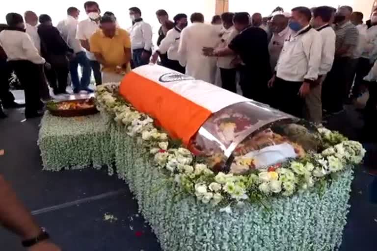 Veteran industrialist Rahul Bajaj's body brought to his residence