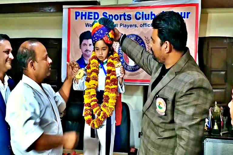 इंडिया बुक ऑफ रिकॉर्ड में दर्ज हुआ 4 वर्षीय नन्ही खिलाडी मनुश्री का नाम