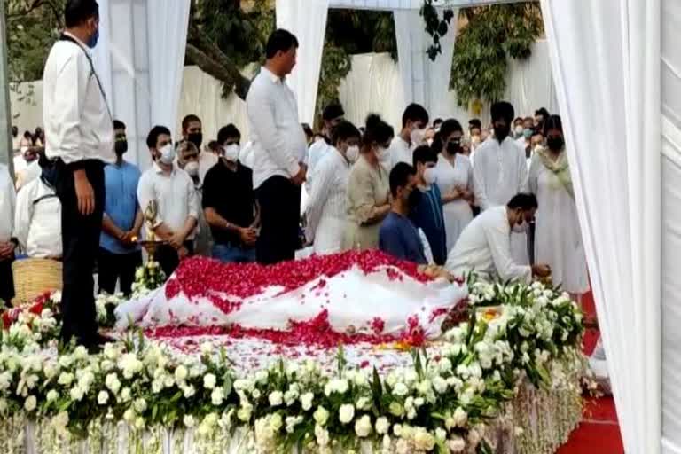 Rahul Bajaj cremated pune