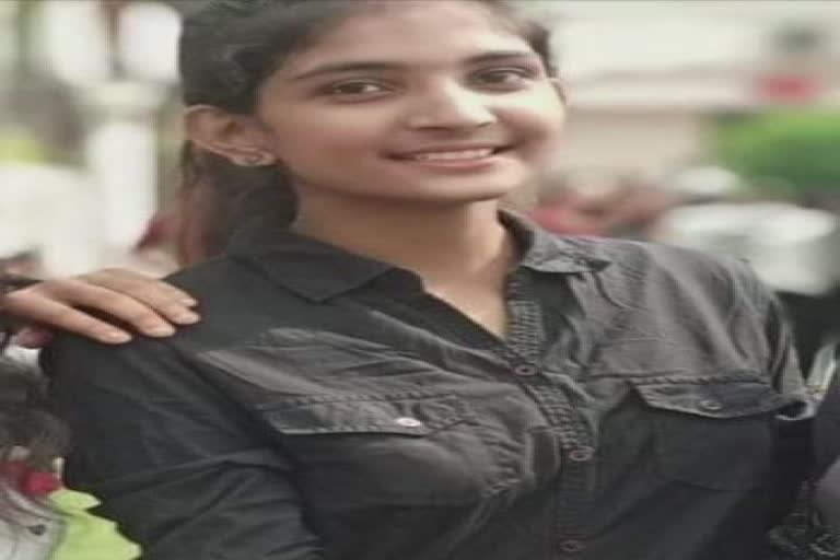 Surat Pasodra Murder Case : પાસોદરા યુવતીની હત્યાનો મામલો, ગૃહપ્રધાન પહોંચ્યા યુવતીના ઘરે