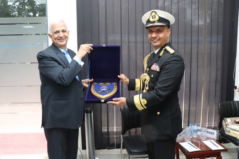 Commander of Royal Navy of Oman (CRNO) Rear Admiral Saif Bin Nasser Bin Mohsin Al Rahbi on Monday held extensive talks with Navy Chief Admiral R Hari Kumar, focusing on ways to expand bilateral maritime security cooperation.