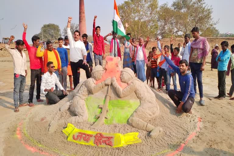 पुलवामा के शहीद को दी गई श्रद्धांजलि