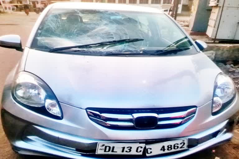 Car hit a traffic Policeman in Jaipur