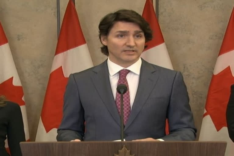 Canadian PM Trudeau invokes Emergencies Act  truckers blockades in Canada  Canada covid 19 restriction protest  കാനഡയില്‍ അടിയന്തര നിയമം  കാനഡയിലെ ട്രക്ക് ഡ്രൈവര്‍മാരുടെ സമരം  കൊവിഡ് വാക്സിനെതിരായ കാനഡയിലെ സമരം
