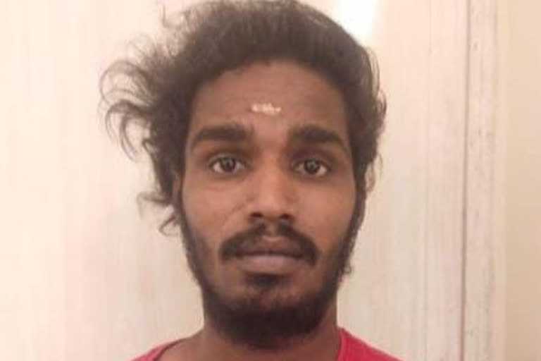 மின்சார ரயிலில் பெண்கள் முன்பு ஆபாசமாக நடந்த நபர் கைது!