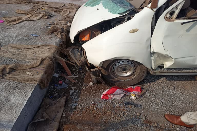 major road accident in raipur six women died