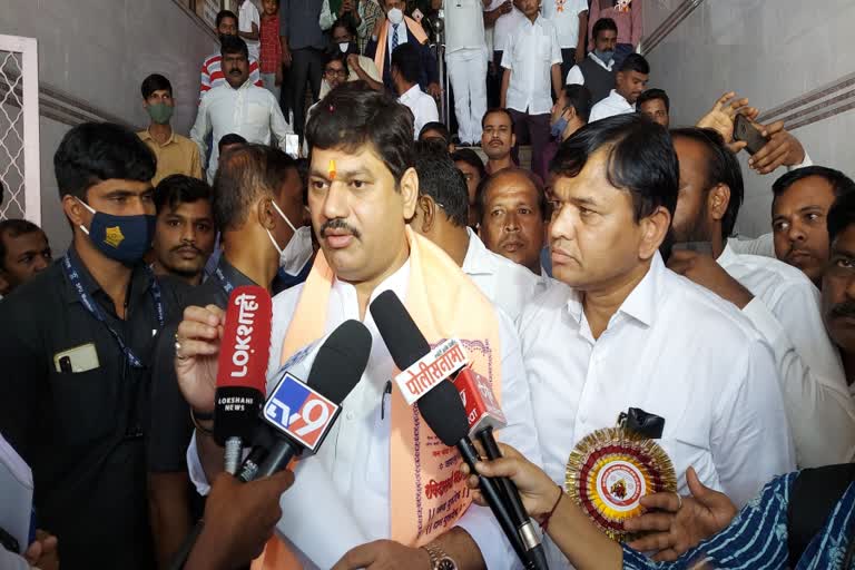 Dhananjay Munde on Sant Ravidas Maharaj award